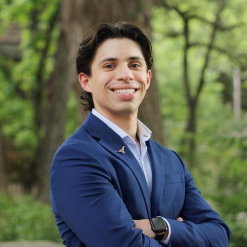 Devin Almaguer Headshot